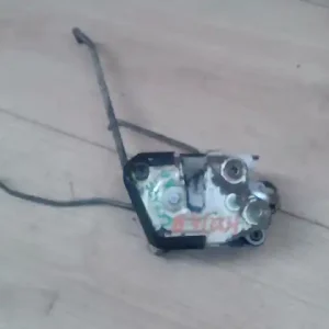 HYUNDAI COUPE 97- Bal első ajtó zárszerkezet mechanikus bontott alkatrész Expressz kézbesítés