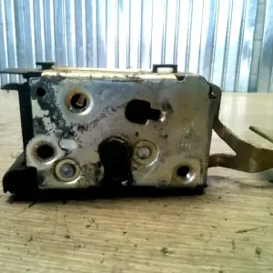 HYUNDAI COUPE 97- Bal első ajtó zárszerkezet mechanikus 3 ajtós bontott alkatrész Azonnal elérhető