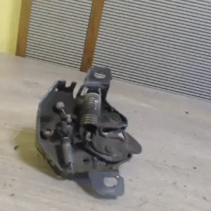 HYUNDAI COUPE 97- Motorháztető zár bontott alkatrész Népszerű