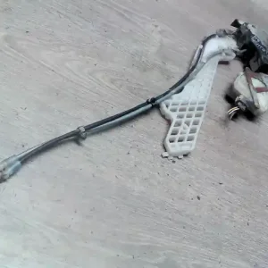 HYUNDAI Elantra 2001.01.01-2003.12.31 Bal hátsó ajtó zárszerkezet központi záras bontott alkatrész Korlátozott ajánlat