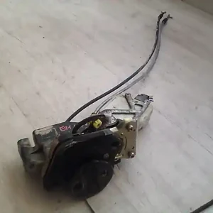 HYUNDAI Elantra 2001.01.01-2003.12.31 Jobb hátsó ajtó zárszerkezet központi záras bontott alkatrész Gyors szállítás