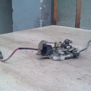 Újdonság HYUNDAI GALLOPER Bal első ajtó zárszerkezet központi záras 3 ajtós bontott alkatrész