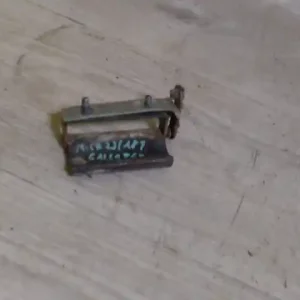 Expressz kézbesítés HYUNDAI GALLOPER Csomagtérajtó zsanér 5 ajtós bontott alkatrész