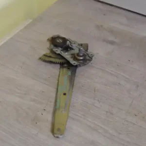 Akció HYUNDAI GALLOPER Jobb hátsó ablakemelő szerkezet mechanikus 5 ajtós bontott alkatrész