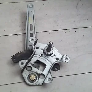 Azonnal elérhető HYUNDAI GETZ 02.09-04.12 Bal hátsó ablakemelő szerkezet mechanikus bontott alkatrész