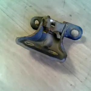 HYUNDAI GETZ 05-09 Jobb első alsó ajtózsanér bontott alkatrész Alacsony ár