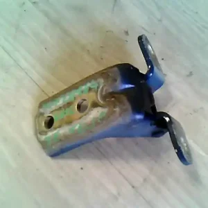 HYUNDAI GETZ 05-09 Jobb első felső ajtózsanér bontott alkatrész Rendeld meg most