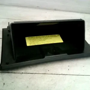 Kihagyhatatlan ajánlat HYUNDAI GETZ 05-09 Kesztyűtartó ajtó bontott alkatrész