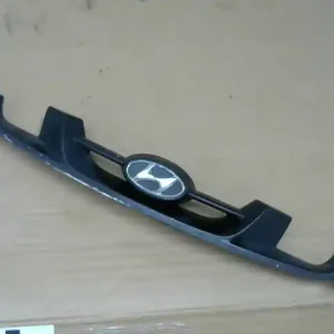 HYUNDAI H1 Hűtőrács díszrács bontott alkatrész Outlet