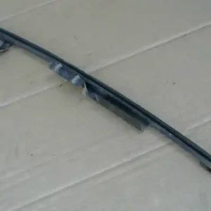 Nézd meg most HYUNDAI H1 Jobb első ajtóüveg sín bontott alkatrész