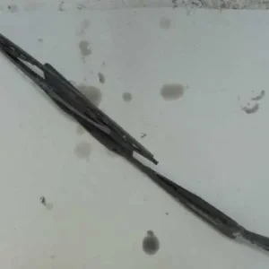 HYUNDAI LANTRA 96- Ablaktörlő kar bal első bontott alkatrész Ingyenes szállítás