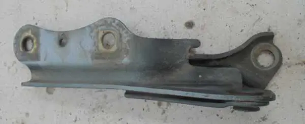 Vedd meg online HYUNDAI LANTRA 96- Motorháztető bal zsanér bontott alkatrész