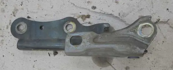 Gyors kiszállítás HYUNDAI LANTRA 96- Motorháztető jobb zsanér bontott alkatrész