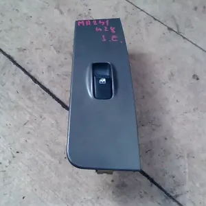 Exkluzív ajánlat HYUNDAI MATRIX Jobb első ablakemelő kapcsoló 5 ajtós bontott alkatrész