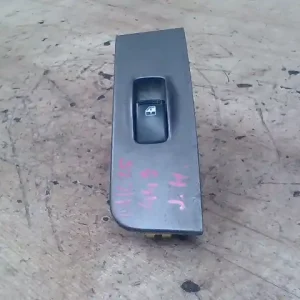 HYUNDAI MATRIX Jobb hátsó ablakemelő kapcsoló bontott alkatrész Szezonális akció