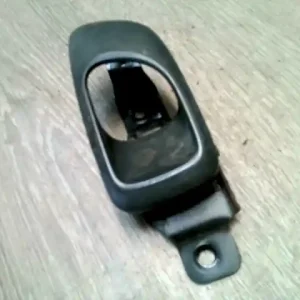 Alacsony ár HYUNDAI PONY 89-94 Bal első belső kilincs bontott alkatrész