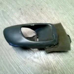 Akciós ár HYUNDAI PONY 89-94 Jobb első belső kilincs bontott alkatrész