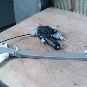 Legnépszerűbb HYUNDAI Terracan 2001-2005 Jobb hátsó ablakemelő szerkezet elektromos bontott alkatrész