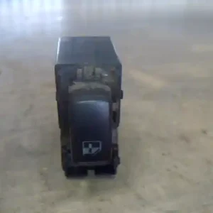 Legkelendőbb HYUNDAI TRAJET Jobb első ablakemelő kapcsoló 5 ajtós bontott alkatrész