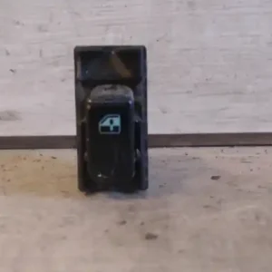 Biztonságos fizetés HYUNDAI TRAJET Jobb első ablakemelő kapcsoló 5 ajtós bontott alkatrész