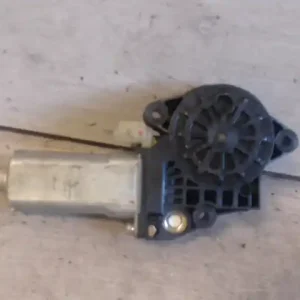 Árcsökkenés HYUNDAI TRAJET Jobb első ablakemelő motor 5 ajtós bontott alkatrész