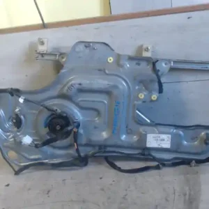 Legjobb ár HYUNDAI TRAJET Jobb első ablakemelő szerkezet elektromos 5 ajtós bontott alkatrész