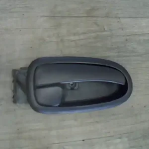 HYUNDAI TRAJET Jobb hátsó belső kilincs 5 ajtós bontott alkatrész Népszerű