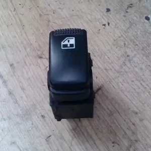 Legnépszerűbb HYUNDAI Tucson 2004.04.01-2009.03.31 Jobb első ablakemelő kapcsoló bontott alkatrész