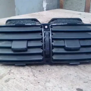 Exkluzív ajánlat HYUNDAI Tucson 2004.04.01-2009.03.31 Középső szellőző bontott alkatrész