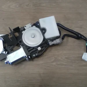 INFINITI G37 Cabrio Csomagtér ajtó zárszerkezet elektromos központizáras bontott alkatrész Szezonális akció