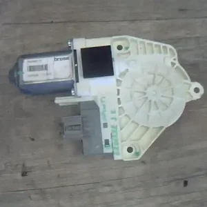 INFINITI G37 Cabrio Jobb első ablakemelő motor bontott alkatrész Akció