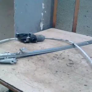 Árcsökkenés IVECO Daily 2000-2006 35C13 Bal első ablakemelő szerkezet elektromos bontott alkatrész