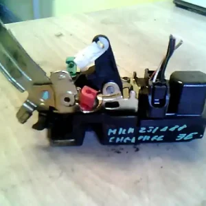 Outlet JEEP Cherokee (KJ) 2001.05.01-2007.12.31 Jobb első ajtó zárszerkezet központizáras bontott alkatrész