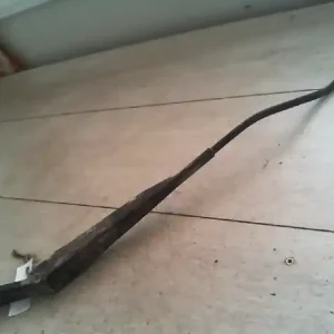 KIA CARENS 01-06 Ablaktörlő kar bal első bontott alkatrész Kiárusítás