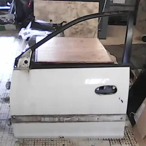 Nézd meg most KIA CARENS 01-06 Bal első ajtó. bontott alkatrész