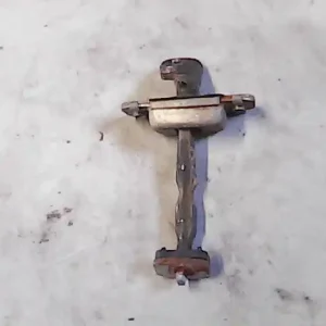 Kihagyhatatlan ajánlat KIA CARENS 01-06 Jobb hátsó ajtóhatárolóbontott alkatrész