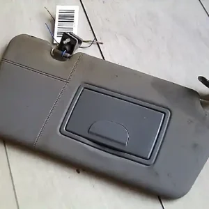 Azonnali szállítás KIA CARENS 01-06 Jobb napellenző bontott alkatrész