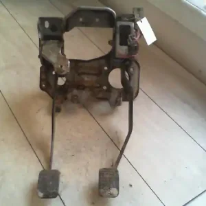 KIA CARENS 01-06 Pedálbak bontott alkatrész Árcsökkenés