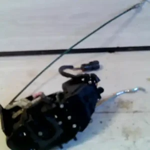 Gyors szállítás KIA CARNIVAL Bal első ajtó zárszerkezet központi záras központizáras bontott alkatrész