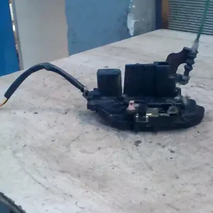 KIA CARNIVAL Bal első ajtó zárszerkezet központi záras bontott alkatrész Nézd meg most