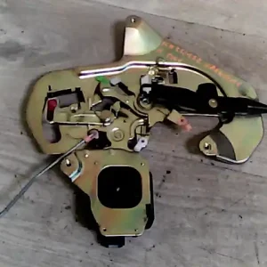 KIA CARNIVAL Bal tolóajtó zárszerkezet bontott alkatrész Ingyenes szállítás