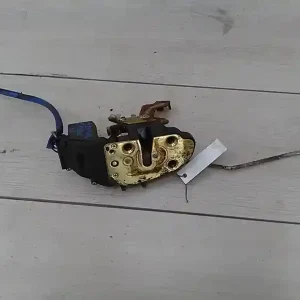 Olcsóbb KIA CARNIVAL Jobb első ajtó zárszerkezet központizáras bontott alkatrész