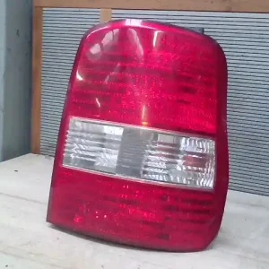 KIA CARNIVAL Jobb hátsó lámpa bontott alkatrész Gyors szállítás
