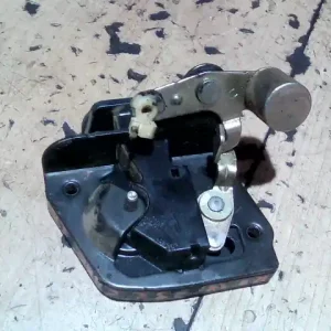 KIA CARNIVAL Jobb tolóajtó zárszerkezet bontott alkatrész Gyors szállítás