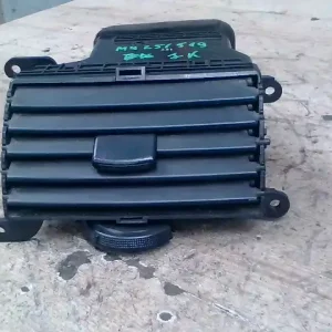 KIA CARNIVAL Középső szellőző jobb bontott alkatrész Árengedmény