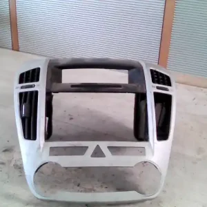 Árengedmény KIA CEED 2006.10-2009.07 Középkonzol keret bontott alkatrész