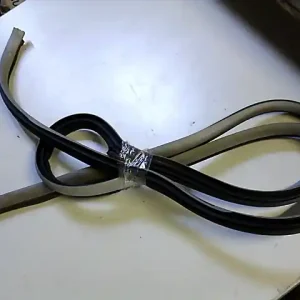 KIA CERATO Bal első ajtó kéder gumi bontott alkatrész Biztonságos vásárlás