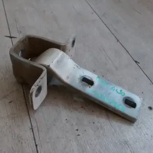 KIA K2700 Bal hátsó alsó ajtózsanér 4 ajtós bontott alkatrész Csak ma