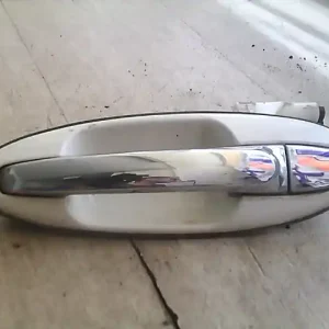 Végkiárusítás KIA MAGENTIS Bal hátsó külső kilincs bontott alkatrész