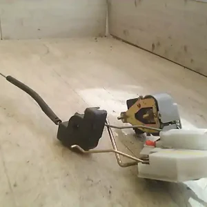 KIA MAGENTIS Jobb első ajtó zárszerkezet központizáras bontott alkatrész Árcsökkenés